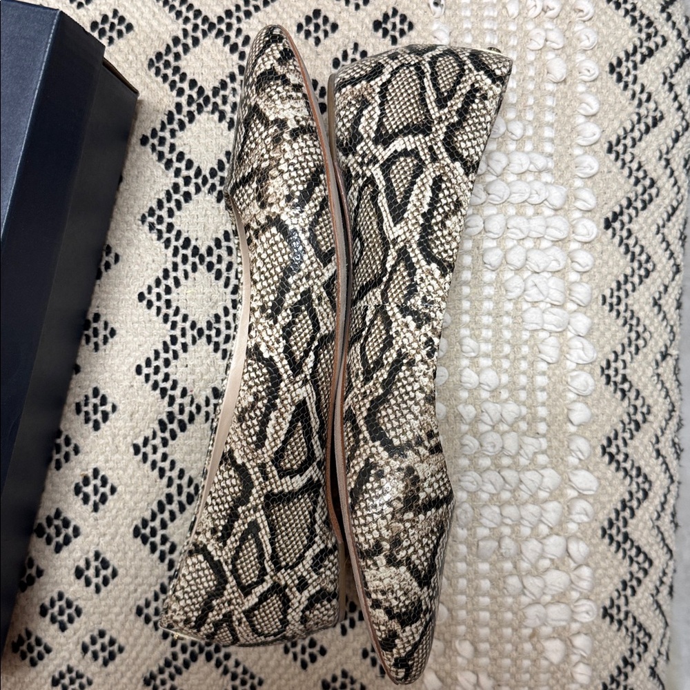 EUC Cole Haan Brenna Skimmer Women's Snakeskin Print Flats 10.5 - Picture 3 of 7